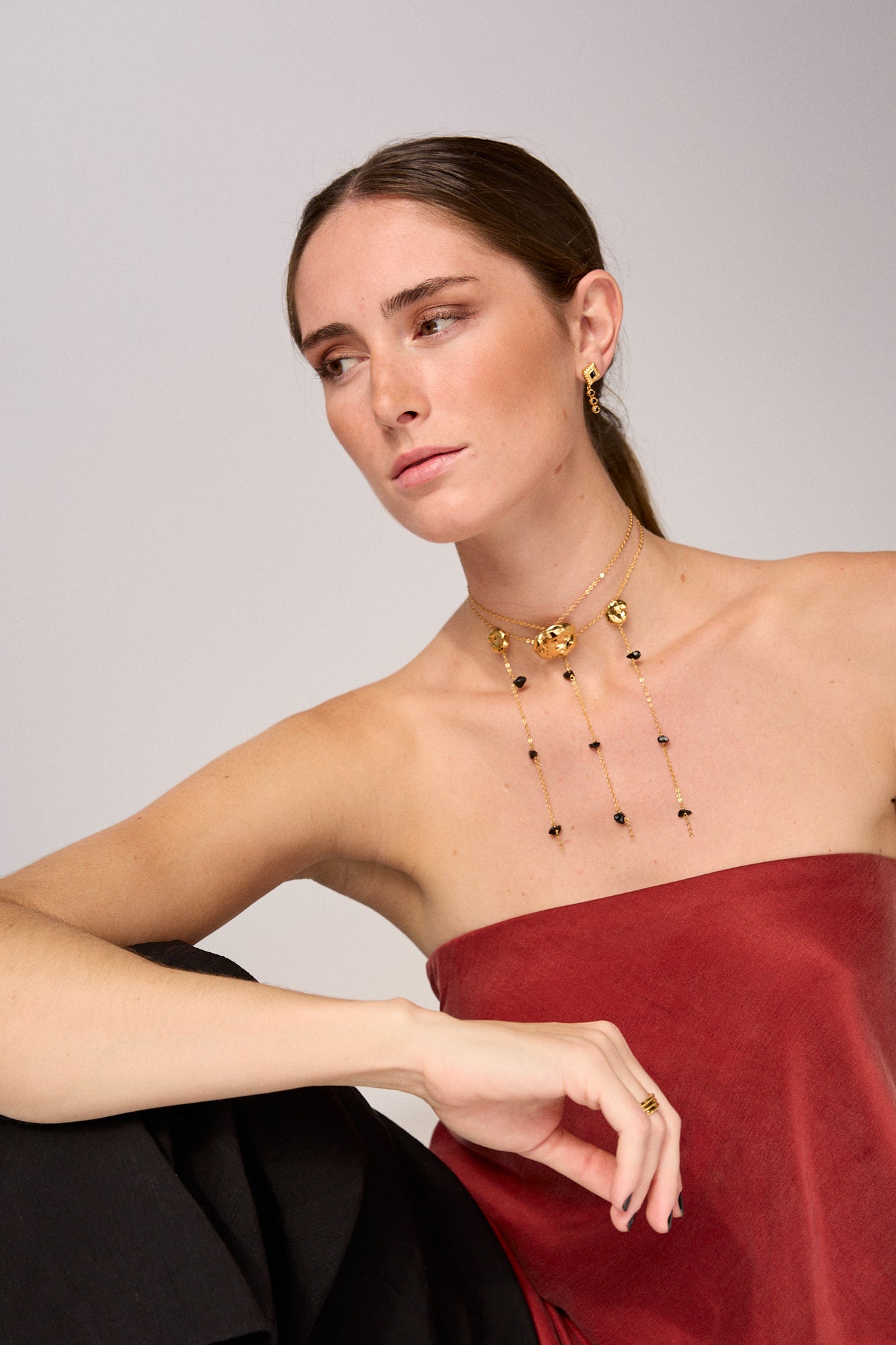 LOOK PENDIENTE TRILOGÍA + CHOKER HERENCIA TRIBAL