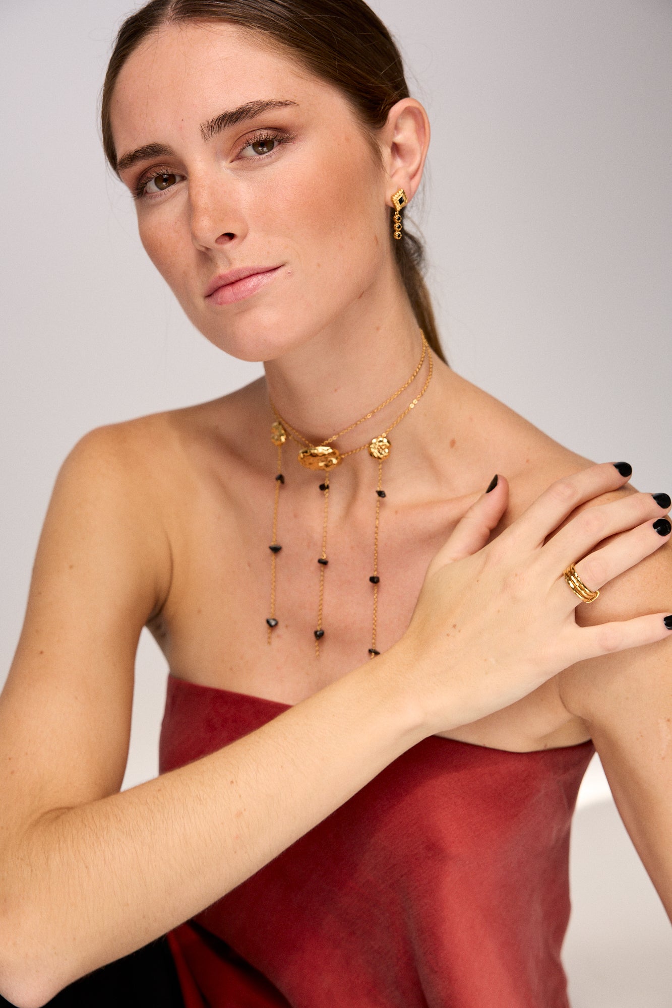 LOOK PENDIENTE TRILOGÍA + CHOKER HERENCIA TRIBAL