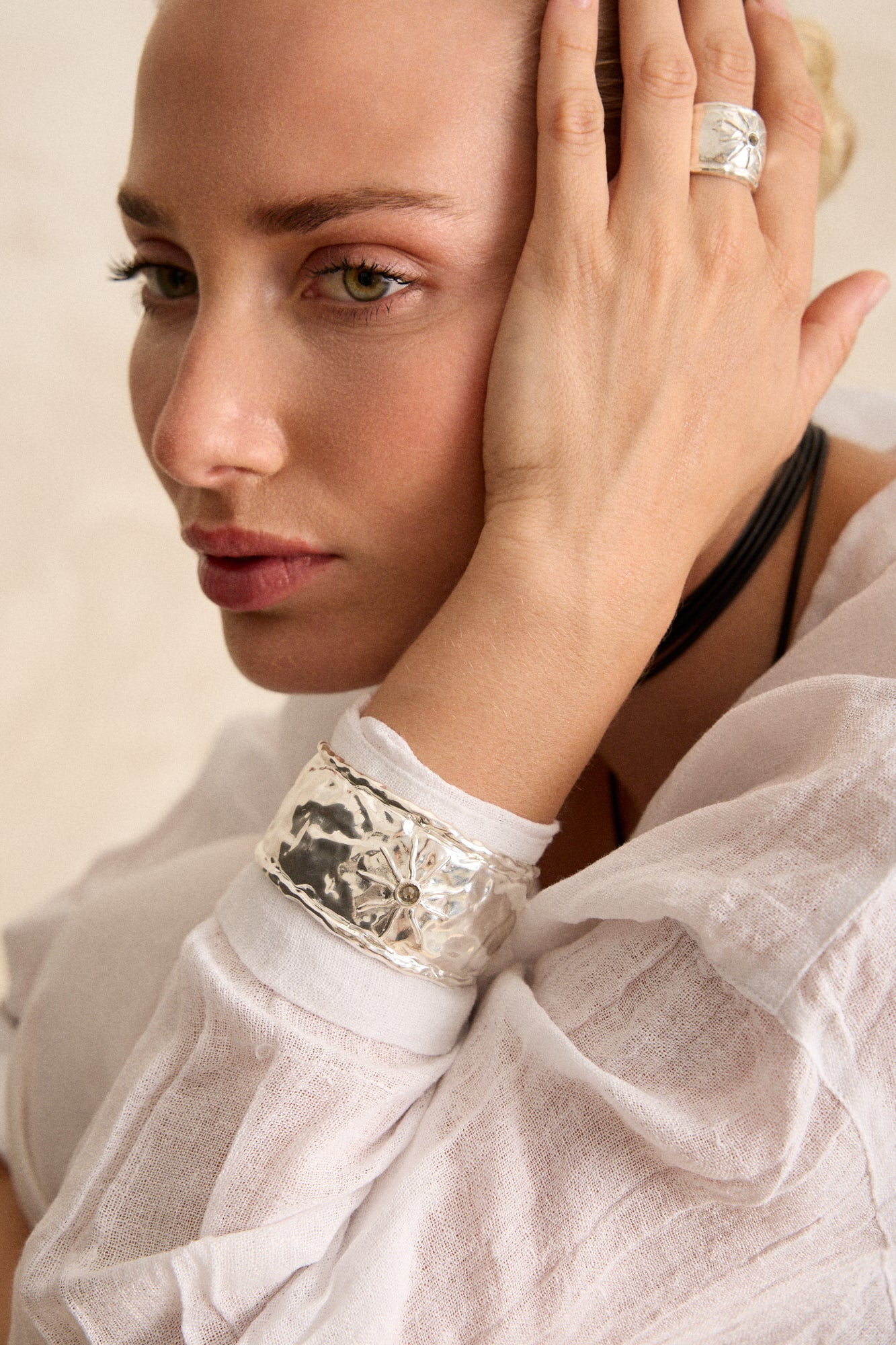 LOOK BRAZALETE + ANILLO RIBERA