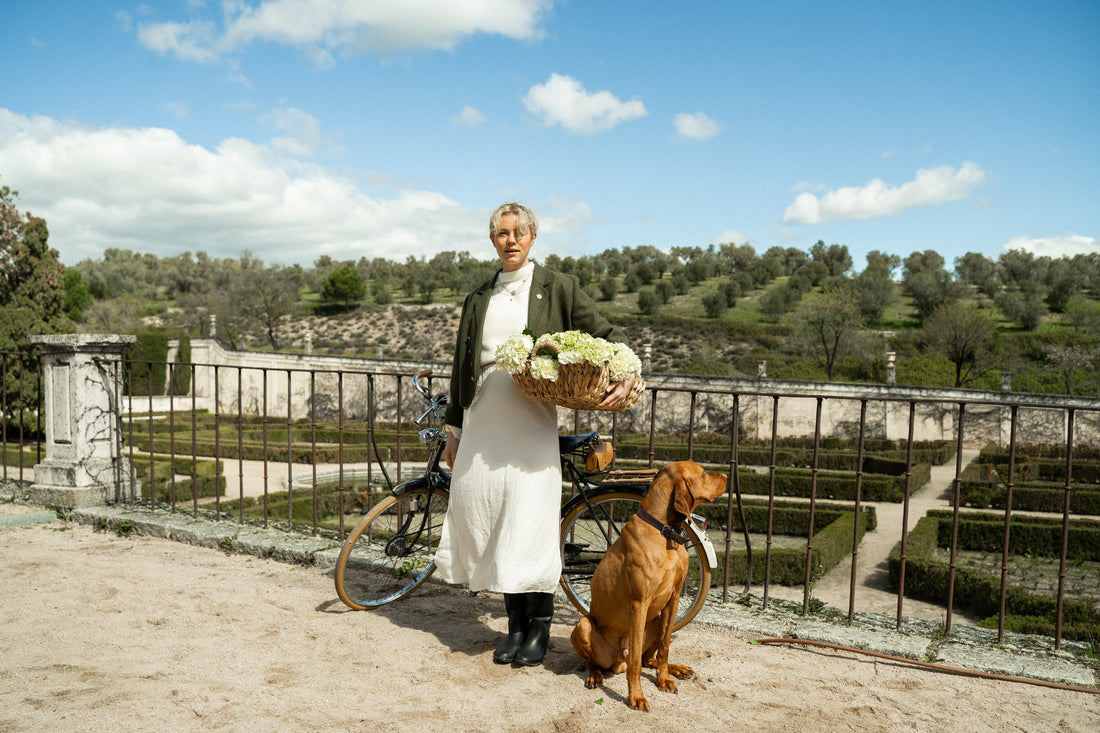 DESAYUNO EN EL PERRO Y LA GALLETA PARA PRESENTAR LE CHÂTEAU