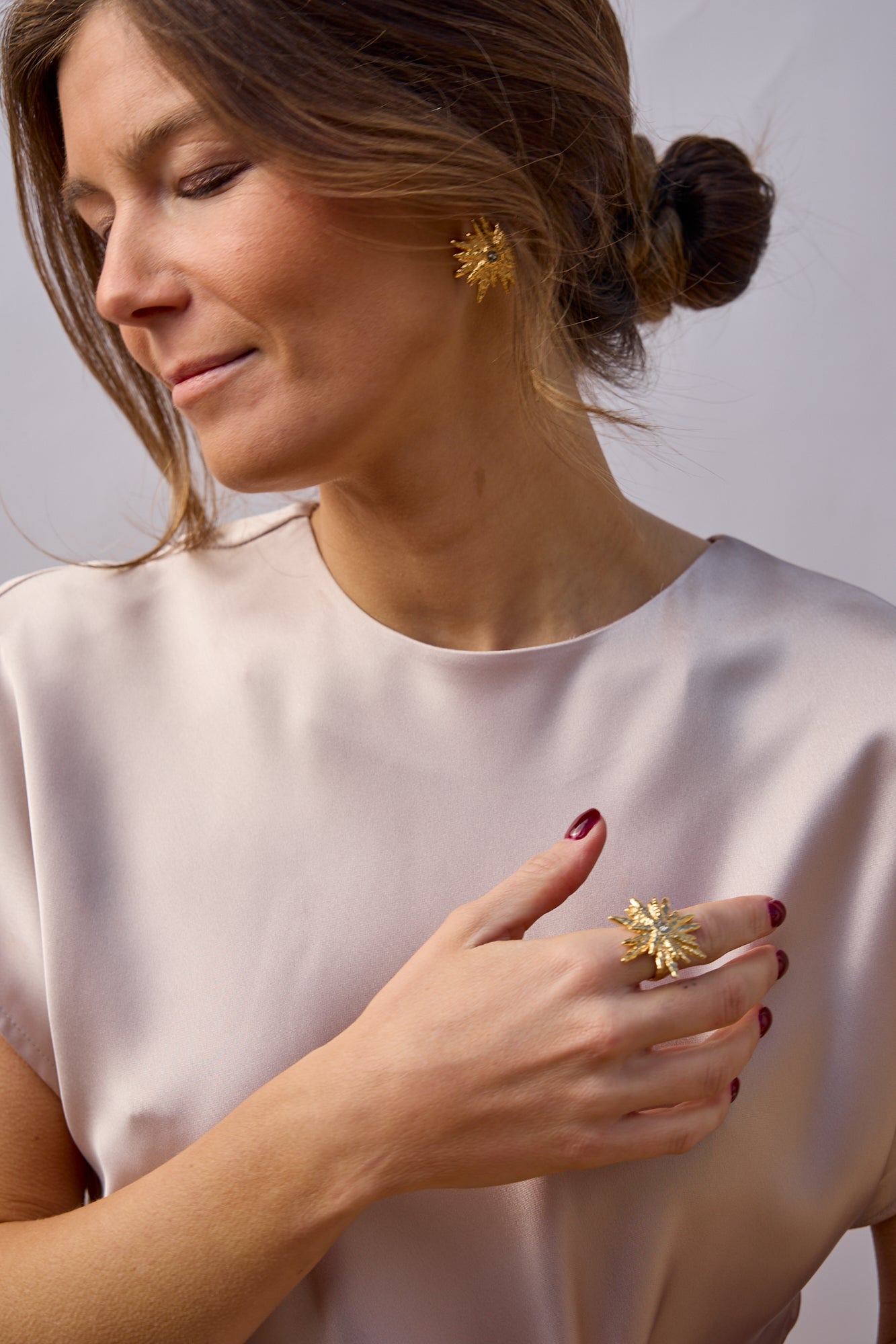 LOOK PENDIENTES ESTELAR + ANILLO ASTRAL