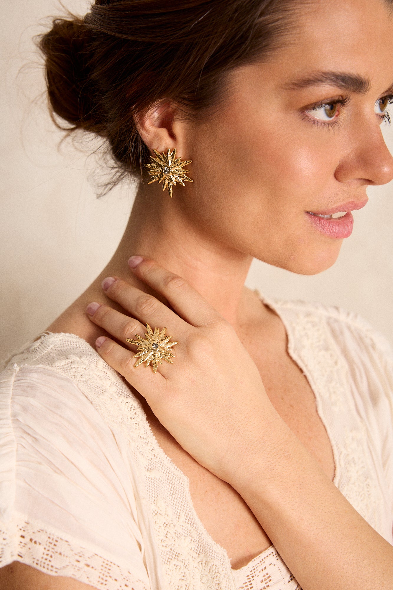 LOOK PENDIENTES ESTELAR + ANILLO ASTRAL