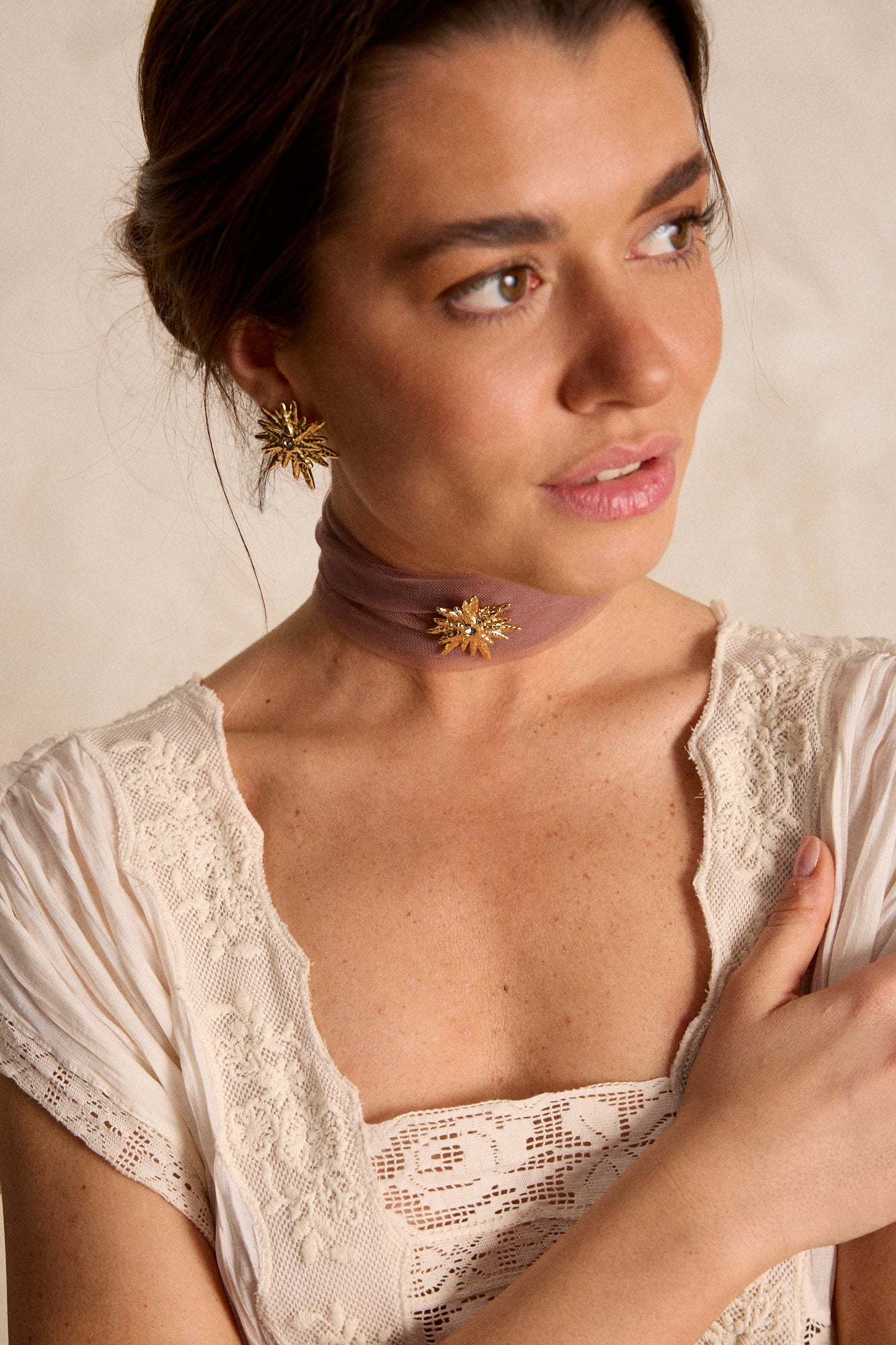 LOOK CHOKER NEBULOSA + PENDIENTES ESTELAR