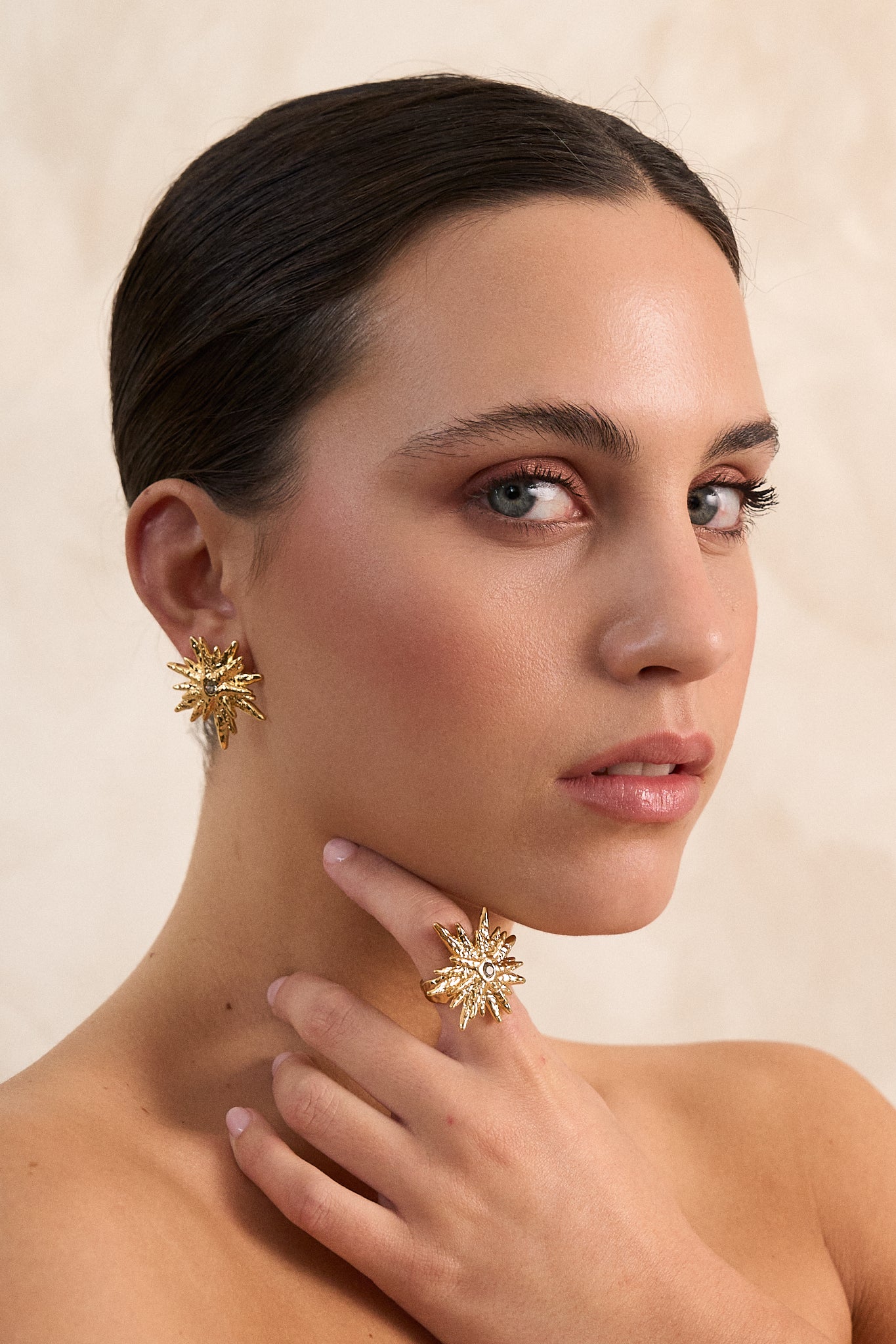 LOOK PENDIENTES ESTELAR + ANILLO ASTRAL