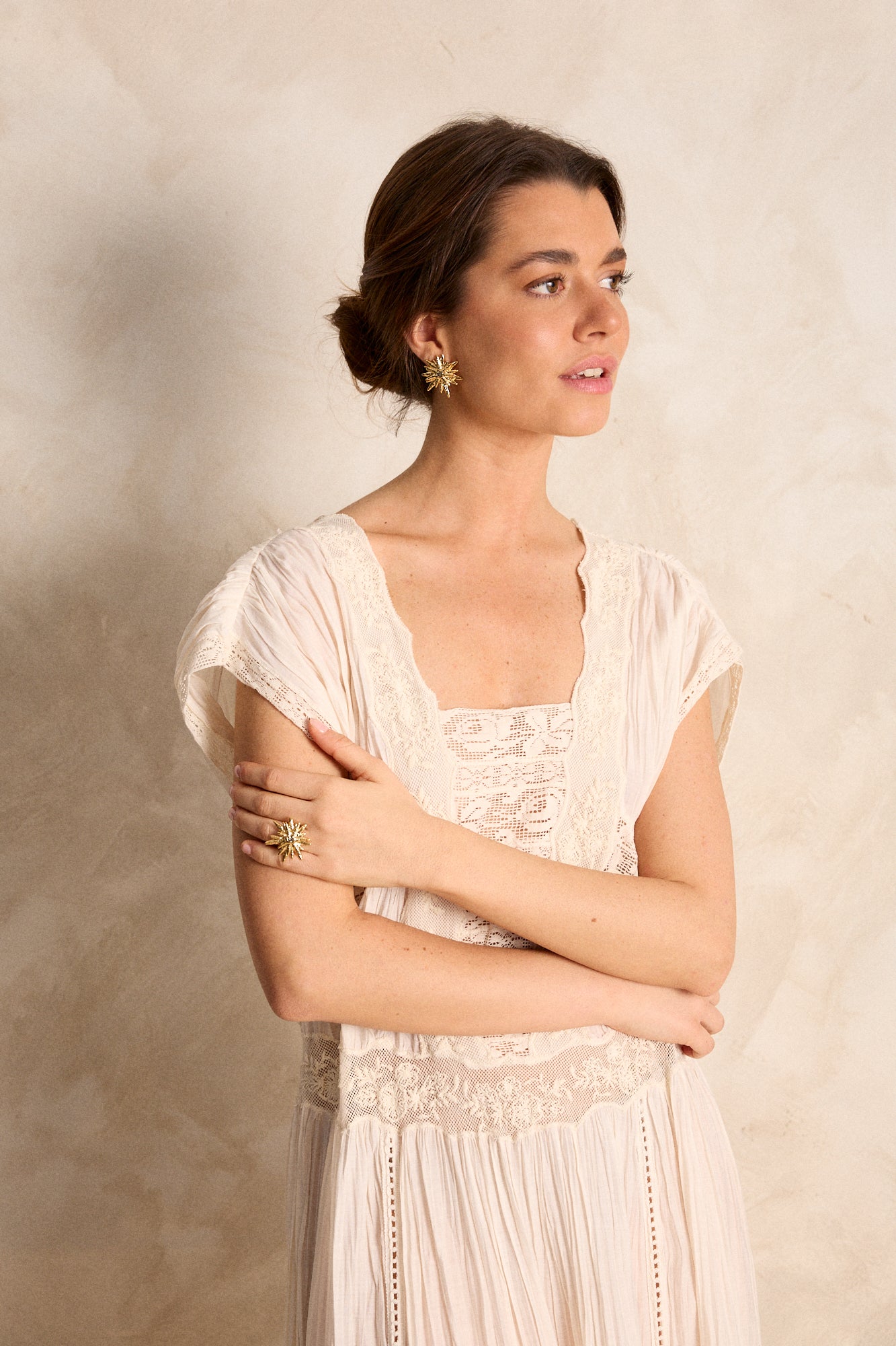 LOOK PENDIENTES ESTELAR + ANILLO ASTRAL