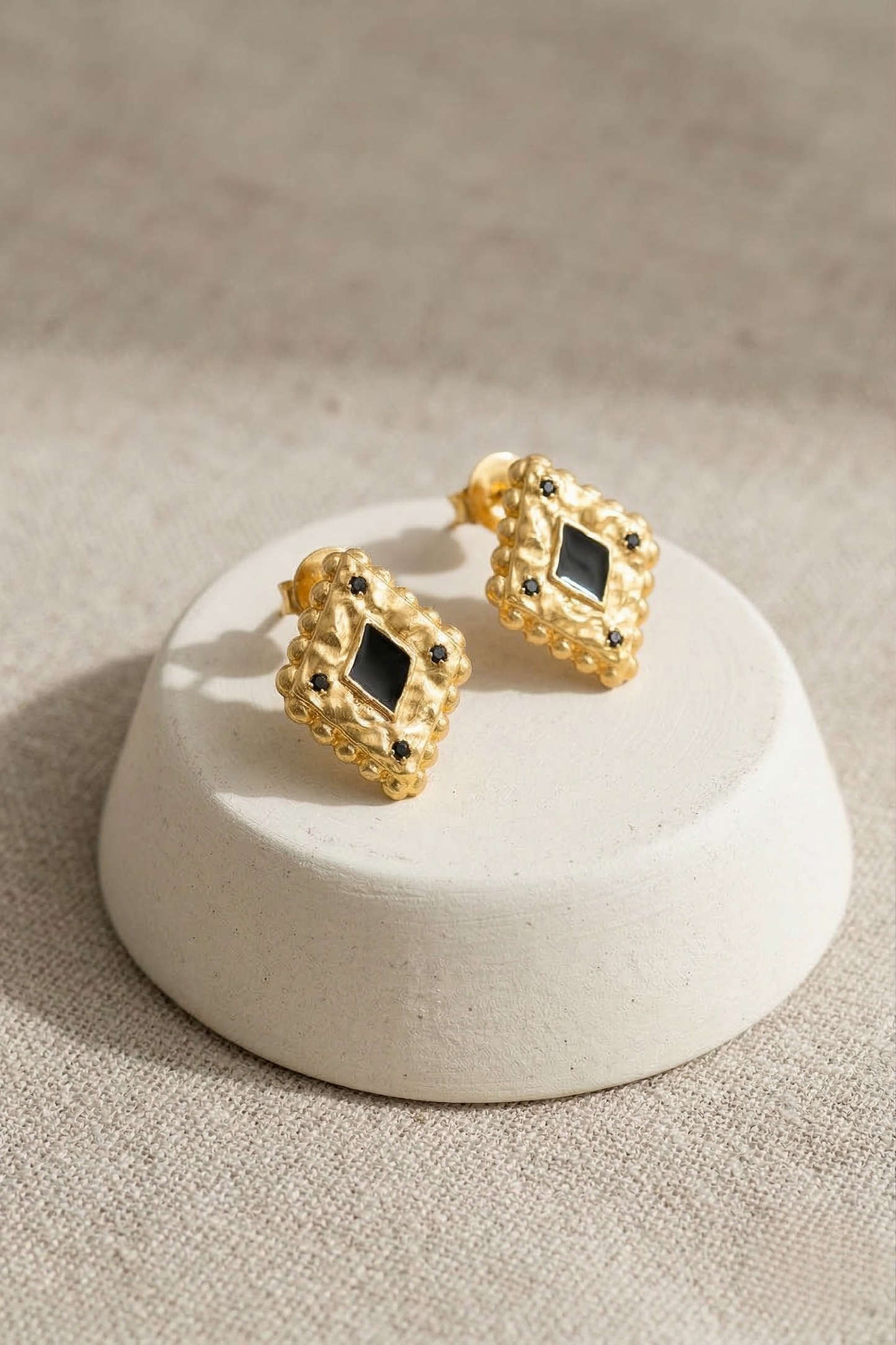 PENDIENTES ROMBOS DE ARENAS